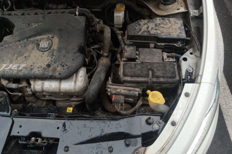 Used Fiat Viaggio 2013 1.4T Anniversary Edition Engine Bay Left