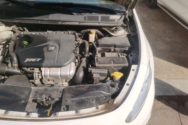 Used Fiat Viaggio 2013 1.4T Anniversary Edition Engine Bay Left