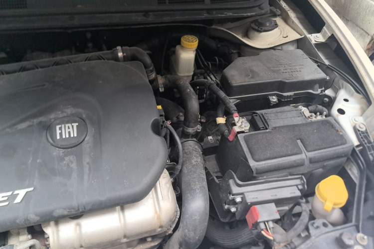Used Fiat Viaggio 2013 1.4T Anniversary Edition Engine Bay Left