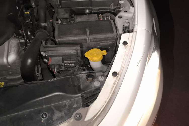Used Fiat Viaggio 2013 1.4T Anniversary Edition Engine Bay Left