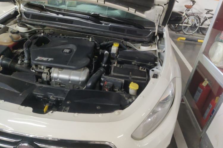 Used Fiat Viaggio 2013 1.4T Anniversary Edition Engine Bay Left