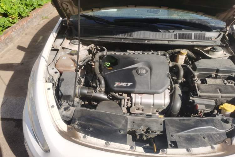 Used Fiat Viaggio 2013 1.4T Anniversary Edition Engine Bay Right