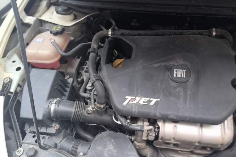 Used Fiat Viaggio 2013 1.4T Anniversary Edition Engine Bay Right