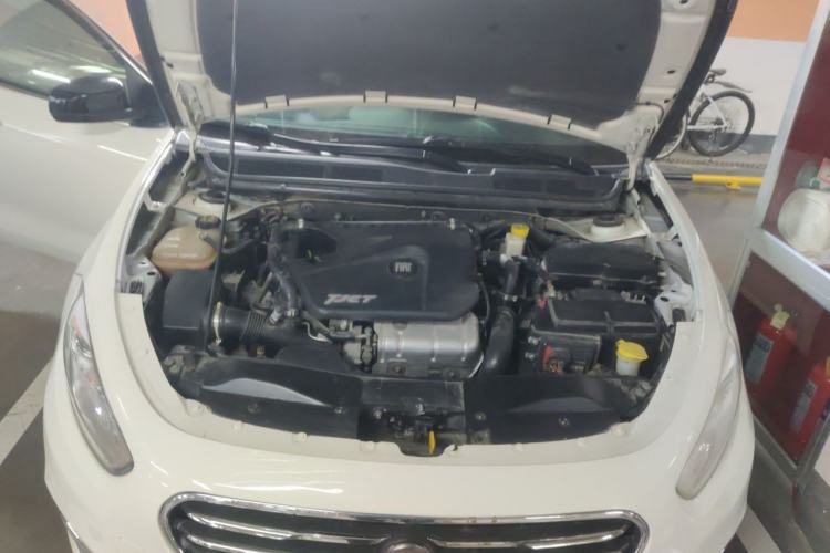 Used Fiat Viaggio 2013 1.4T Anniversary Edition Engine Bay