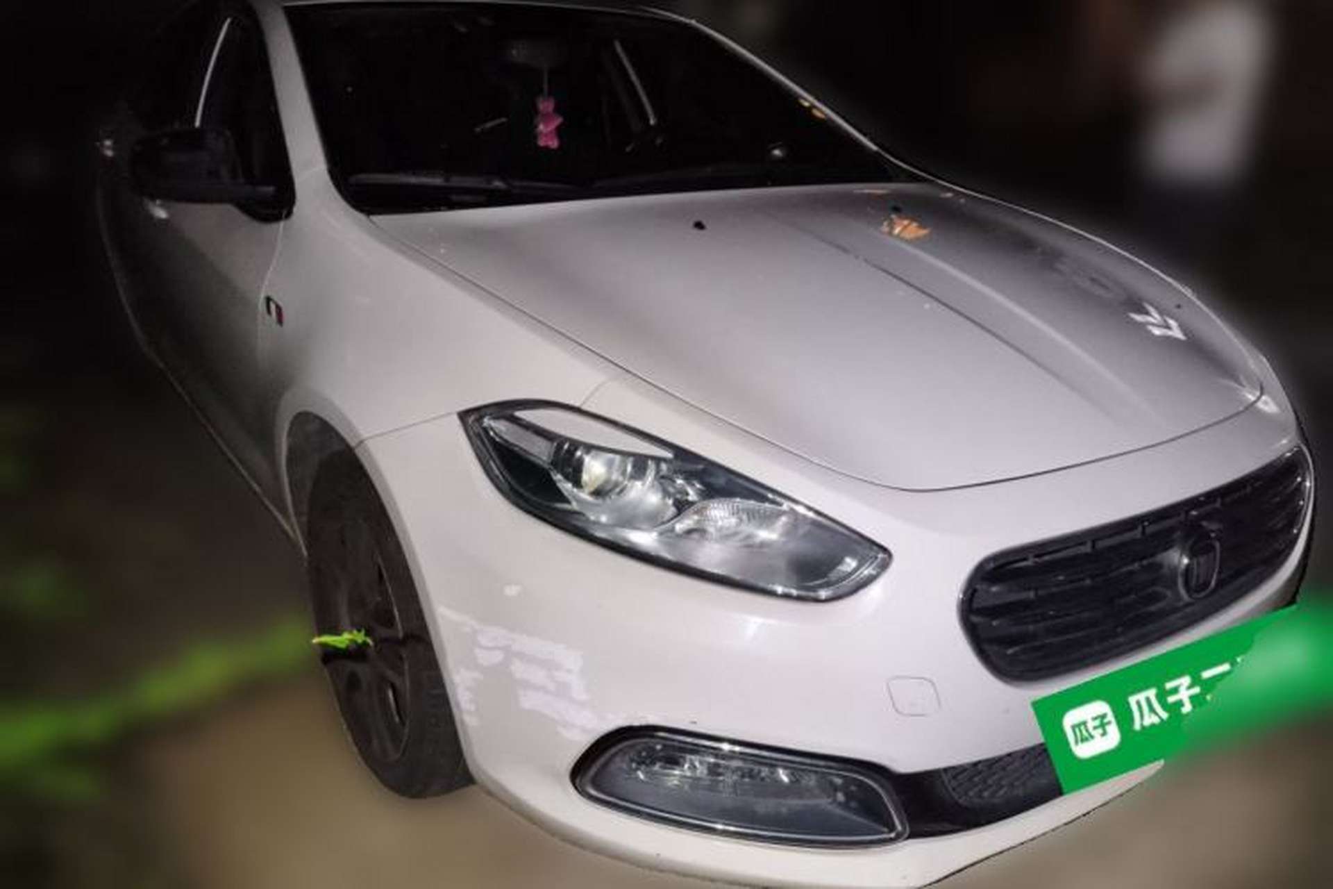 Used Fiat Viaggio 2013 1.4T Anniversary Edition Front Right 45 Deg