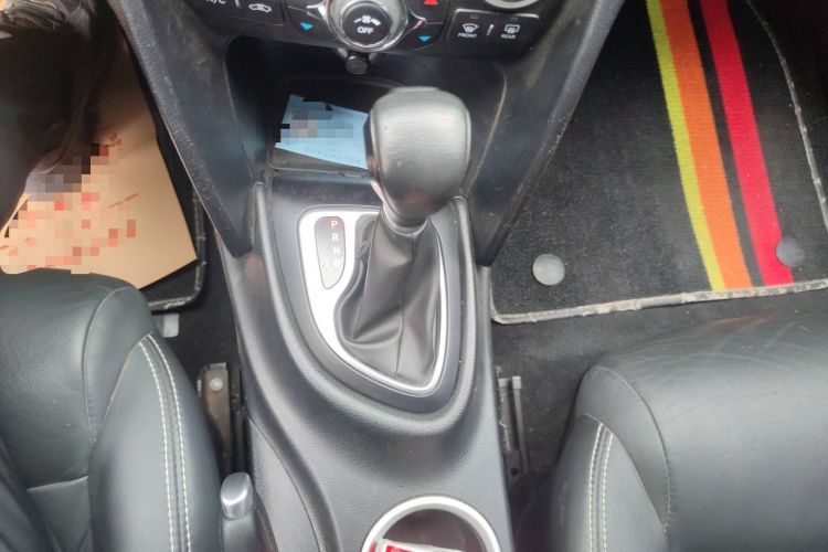 Used Fiat Viaggio 2013 1.4T Anniversary Edition Gear Lever