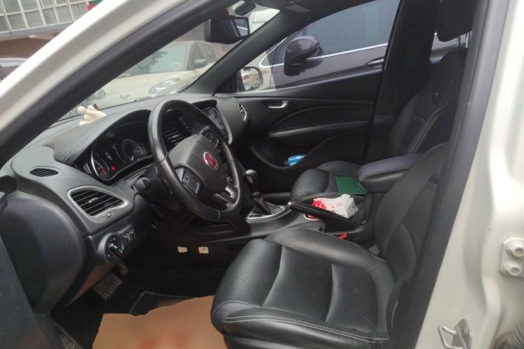 Used Fiat Viaggio 2013 1.4T Anniversary Edition Left Front Seat
