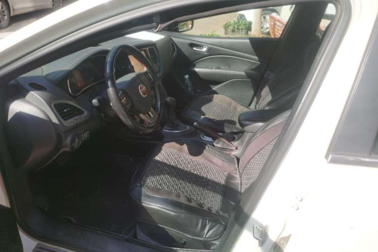 Used Fiat Viaggio 2013 1.4T Anniversary Edition Left Front Seat