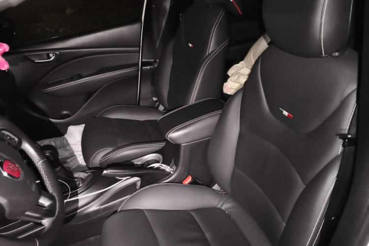 Used Fiat Viaggio 2013 1.4T Anniversary Edition Left Front Seat