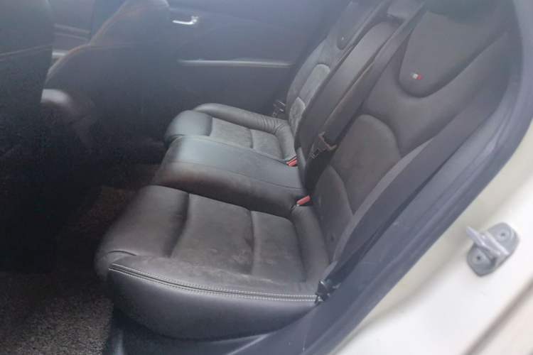 Used Fiat Viaggio 2013 1.4T Anniversary Edition Left Rear Seat