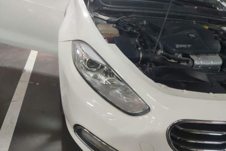 Used Fiat Viaggio 2013 1.4T Anniversary Edition Right Front Headlight