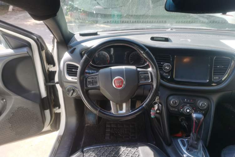 Used Fiat Viaggio 2013 1.4T Anniversary Edition Steering Wheel