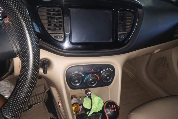 Used Fiat Viaggio 2014 1.4T Manual Jingxiang Edition Audio And AC Panel