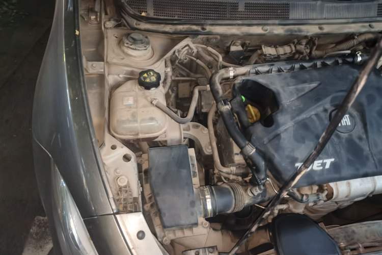 Used Fiat Viaggio 2014 1.4T Manual Jingxiang Edition Engine Bay Right
