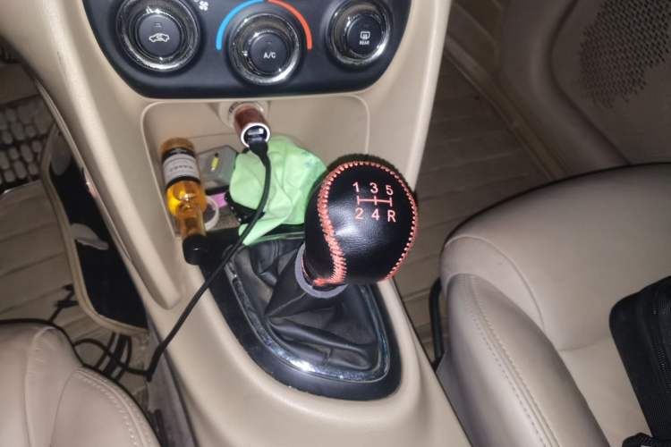 Used Fiat Viaggio 2014 1.4T Manual Jingxiang Edition Gear Lever