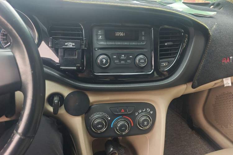 Used Fiat Viaggio 2014 1.4T Manual Jingxiang Edition Audio And AC Panel