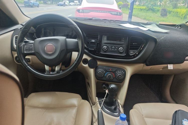 Used Fiat Viaggio 2014 1.4T Manual Jingxiang Edition Center Console