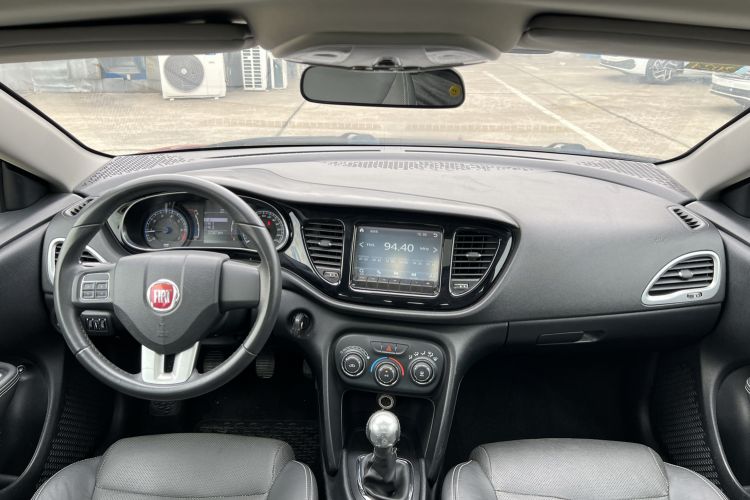 Used Fiat Viaggio 2014 1.4T Manual Jingxiang Edition Center Console