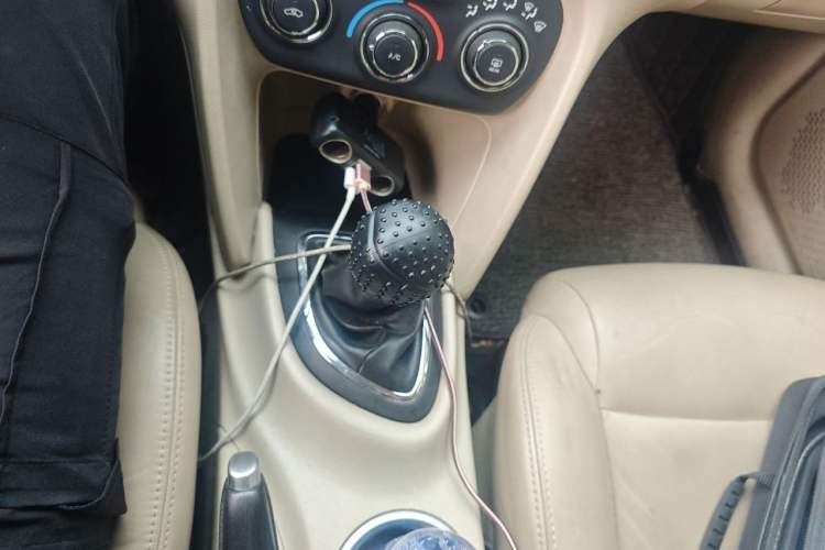 Used Fiat Viaggio 2014 1.4T Manual Jingxiang Edition Gear Lever