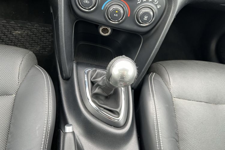 Used Fiat Viaggio 2014 1.4T Manual Jingxiang Edition Gear Lever