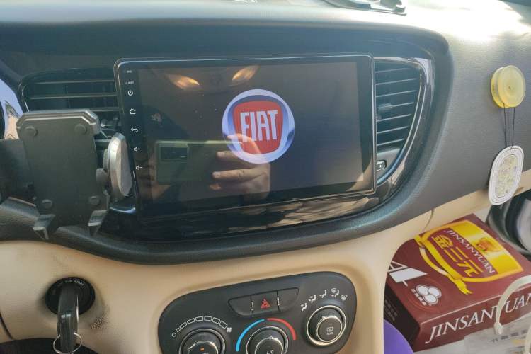 Used Fiat Viaggio 2014 1.4T Manual Jingxiang Edition Audio And AC Panel