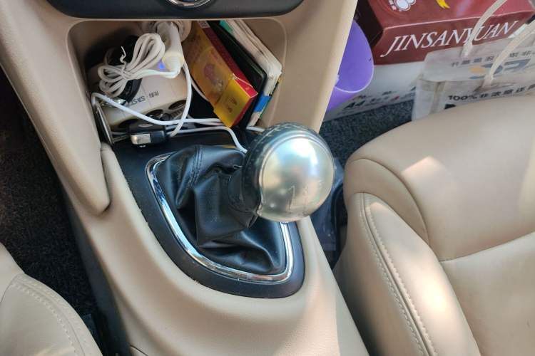 Used Fiat Viaggio 2014 1.4T Manual Jingxiang Edition Gear Lever