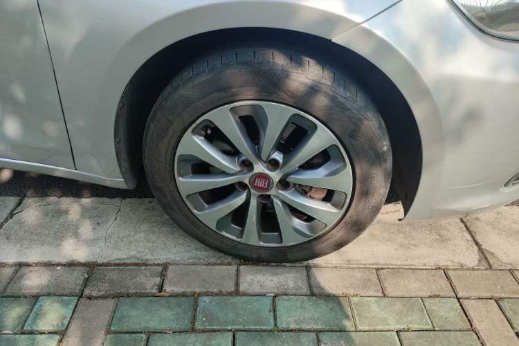 Used Fiat Viaggio 2014 1.4T Manual Jingxiang Edition Right Front Wheel Hub