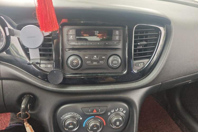 Used Fiat Viaggio 2014 1.4T Manual Jingxiang Edition Audio And AC Panel