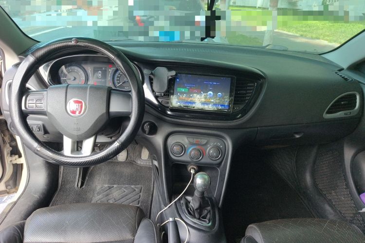 Used Fiat Viaggio 2014 1.4T Manual Jingxiang Edition Center Console