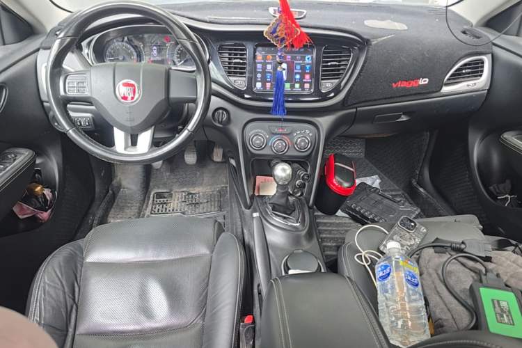 Used Fiat Viaggio 2014 1.4T Manual Jingxiang Edition Center Console