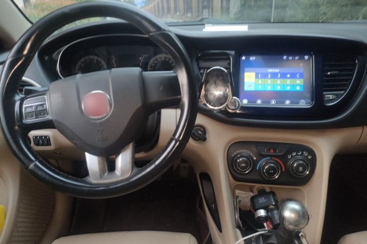 Used Fiat Viaggio 2014 1.4T Manual Jingxiang Edition Center Console