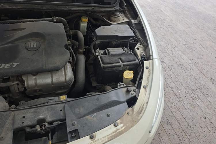 Used Fiat Viaggio 2014 1.4T Manual Jingxiang Edition Engine Bay Left