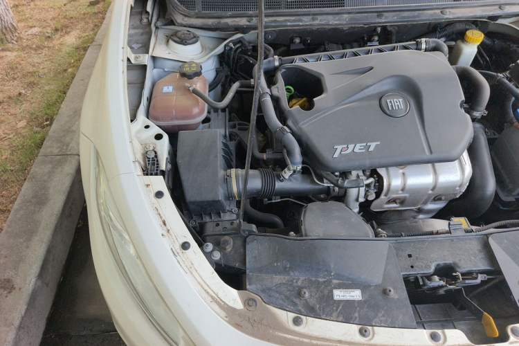 Used Fiat Viaggio 2014 1.4T Manual Jingxiang Edition Engine Bay Right