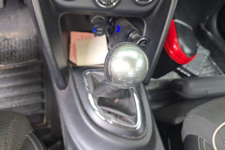 Used Fiat Viaggio 2014 1.4T Manual Jingxiang Edition Gear Lever