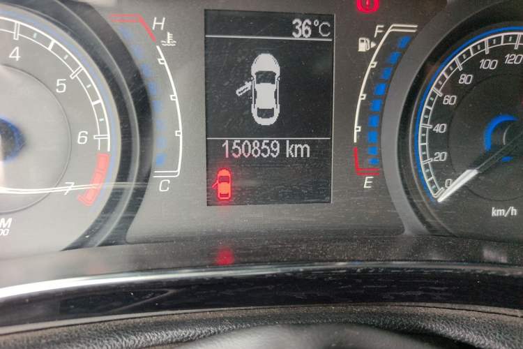 Used Fiat Viaggio 2014 1.4T Manual Jingxiang Edition Odometer Close Up