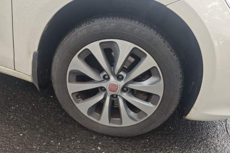 Used Fiat Viaggio 2014 1.4T Manual Jingxiang Edition Right Front Wheel Hub