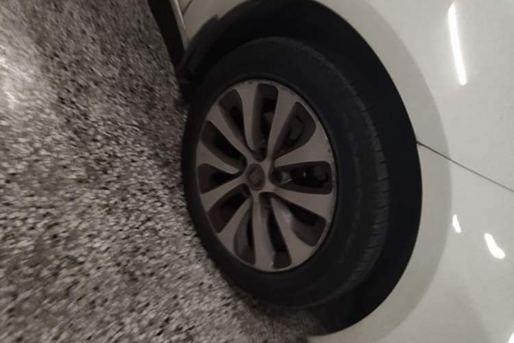 Used Fiat Viaggio 2014 1.4T Manual Jingxiang Edition Right Front Wheel Hub