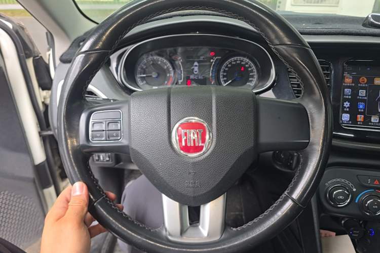 Used Fiat Viaggio 2014 1.4T Manual Jingxiang Edition Steering Wheel