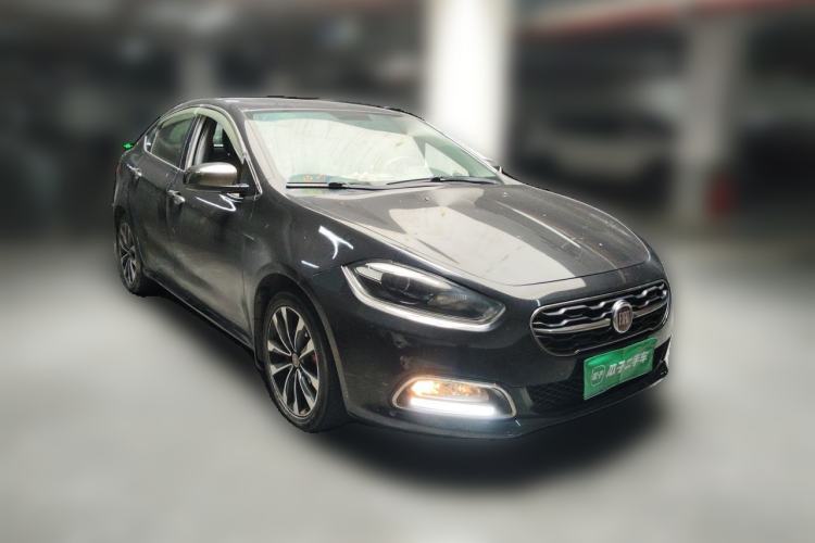 Used Fiat Viaggio 2015 1.4T Automatic Enjoyment Edition Front Right 45 Deg