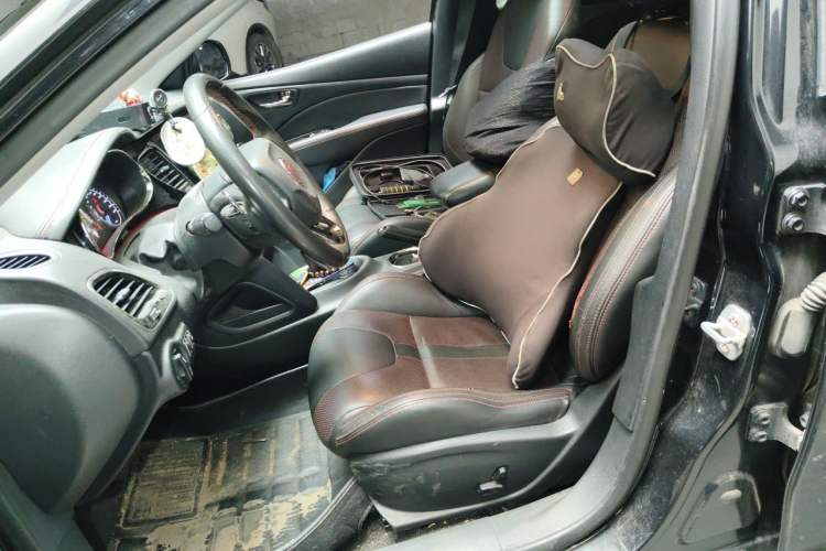 Used Fiat Viaggio 2015 1.4T Automatic Enjoyment Edition Left Front Seat