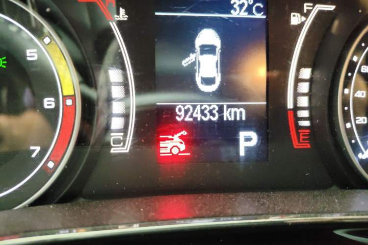 Used Fiat Viaggio 2015 1.4T Automatic Enjoyment Edition Odometer Close Up