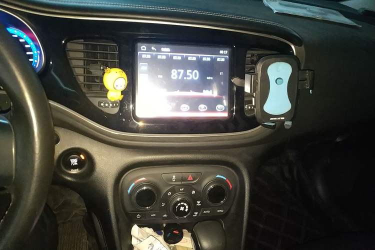 Used Fiat Viaggio 2015 1.4T Automatic Jingxiang Edition Audio And AC Panel