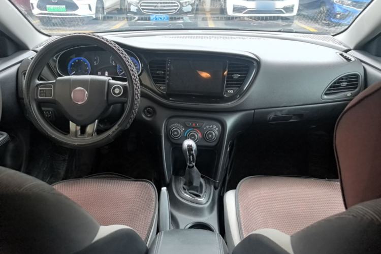Used Fiat Viaggio 2015 1.4T Manual Enjoyment Edition Center Console