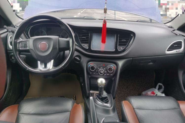 Used Fiat Viaggio 2015 1.4T Manual Jingxiang Edition Center Console