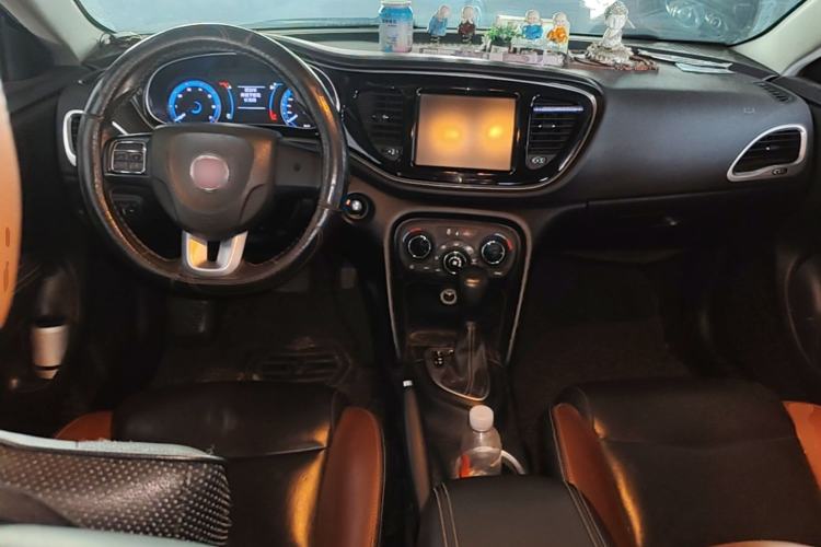 Used Fiat Viaggio 2015 1.4T Automatic Jingxiang Edition Center Console