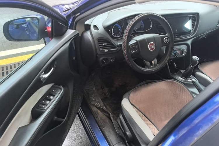 Used Fiat Viaggio 2015 1.4T Manual Enjoyment Edition Driver Seat
