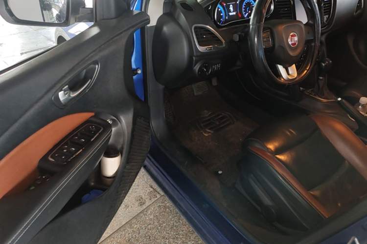 Used Fiat Viaggio 2015 1.4T Automatic Jingxiang Edition Driver Seat
