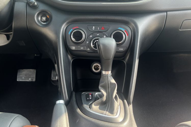 Used Fiat Viaggio 2015 1.4T Automatic Jingxiang Edition Gear Lever