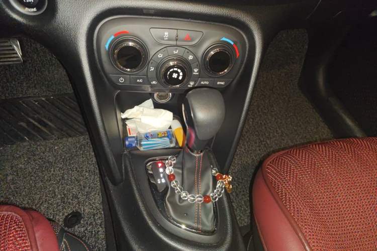 Used Fiat Viaggio 2015 1.4T Automatic Enjoyment Edition Gear Lever