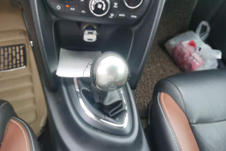Used Fiat Viaggio 2015 1.4T Manual Jingxiang Edition Gear Lever